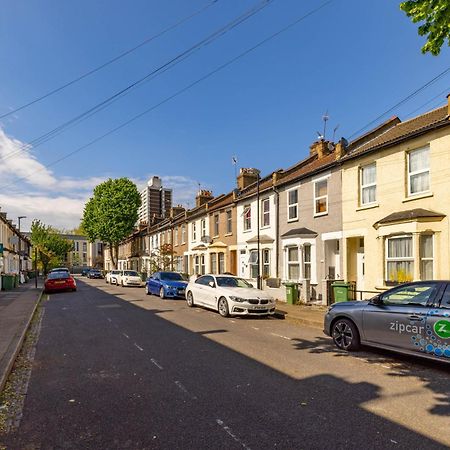 The Stratford Villa Лондон Экстерьер фото